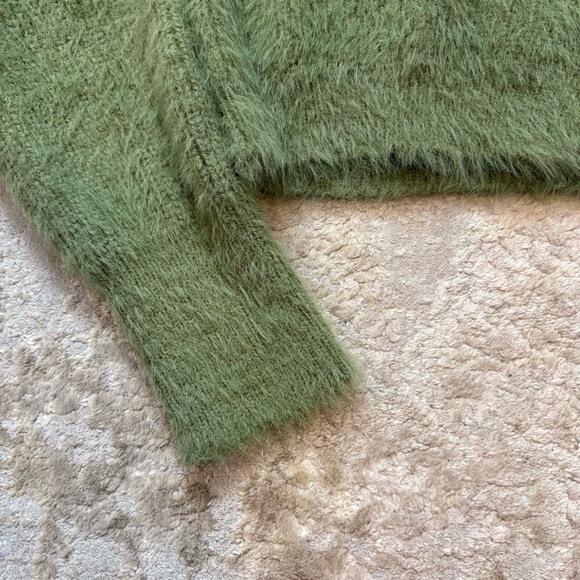 Shein Fuzzy Green Crop Cardigan Sweater With Pearl Buttons Size Large - Picture 5 of 8